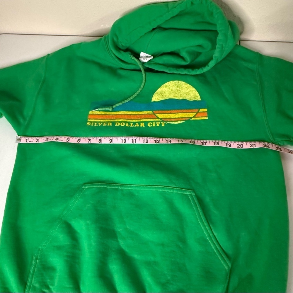Silver Dollar City Hoodie Gildan Heavy Blend Green Branson MO Women’s Size Large - Picture 7 of 11
